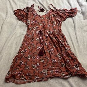 Xhilaration Womens off the shoulder sleeves dress; size: XL; like new